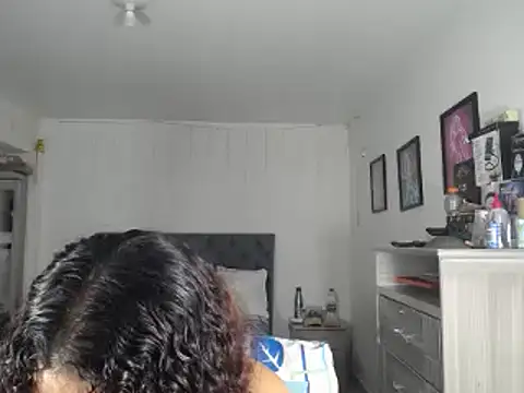 Snapshot of Corina_hot chatting on 12.26.24 Corina hot online show from 12.26.24