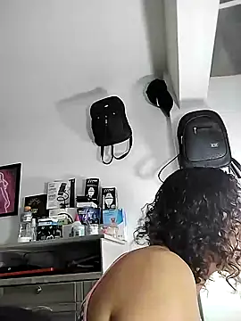 Snapshot of Corina_hot chatting on 01.05.25 Corina hot online show from 01.05.25