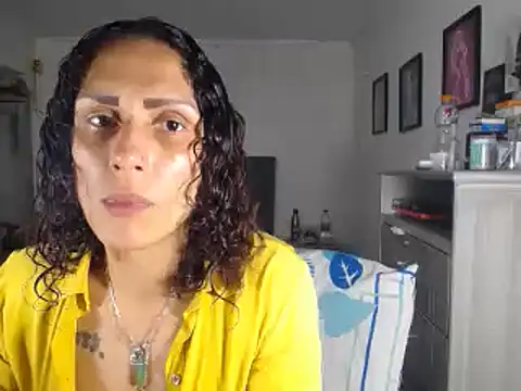 Snapshot of Corina_hot chatting on 01.08.25 Corina hot online show from 01.08.25