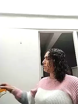 Snapshot of Corina_hot chatting on 01.25.25 Corina hot online show from 01.25.25