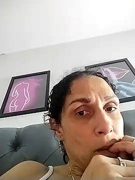 Snapshot of Corina_hot chatting on 03.14.25 Corina hot online show from 03.14.25