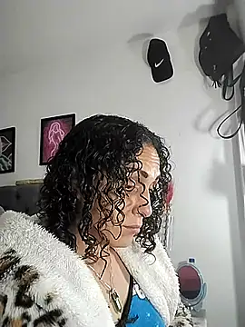 Snapshot of Corina_hot chatting on 03.20.25 Corina hot online show from 03.20.25