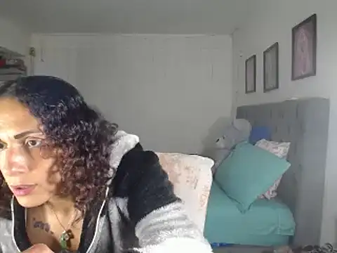 Snapshot of Corina_hot chatting on 03.22.25 Corina hot online show from 03.22.25