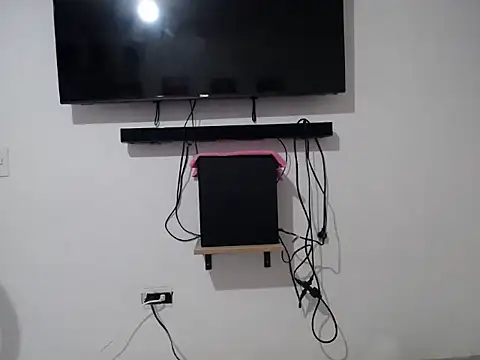 Snapshot of Corina_hot chatting on 09.15.25 Corina hot online show from 09.15.25