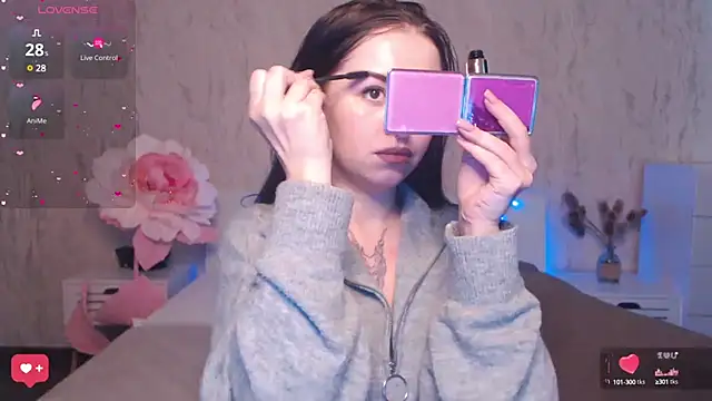 Snapshot of VioletCatt chatting on 02.25.25 VioletCatt online show from 02.25.25