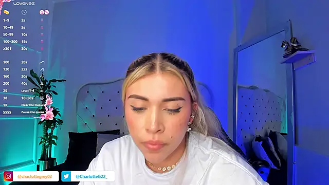 Snapshot of charlotte__grey chatting on 03.05.25 charlotte grey online show from 03.05.25