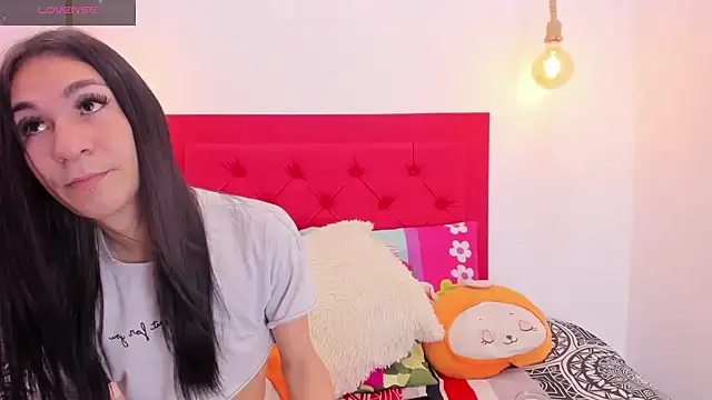 Snapshot of Mia_thompson_19 chatting on 02.22.25 Mia thompson 19 online show from 02.22.25