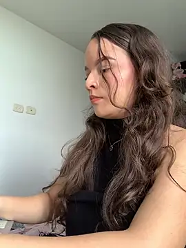 Snapshot of Sophie_milk chatting on 03.20.25 Sophie milk online show from 03.20.25