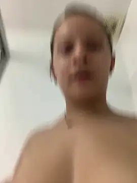 Snapshot of Sophie_milk chatting on 03.22.25 Sophie milk online show from 03.22.25