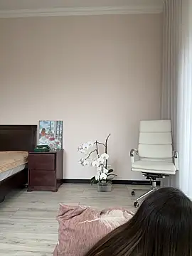 Hott Lolla online show from 01.27.25