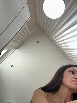 Hott Lolla online show from 03.20.25