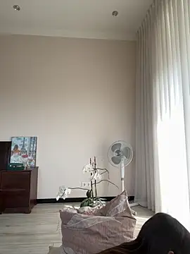 Hott Lolla online show from 09.13.25