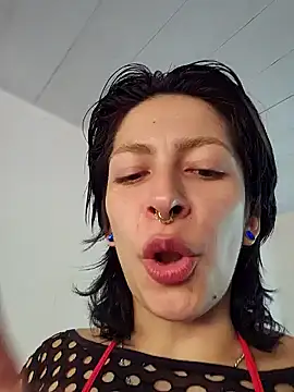 Snapshot of xmoira3x chatting on 12.29.24 xmoira3x online show from 12.29.24