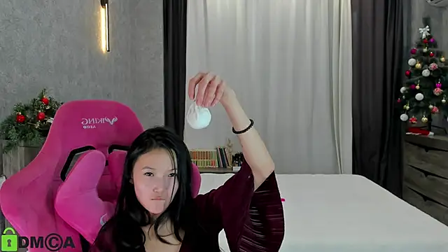 Snapshot of ailey_chao chatting on 12.21.24 ailey chao online show from 12.21.24