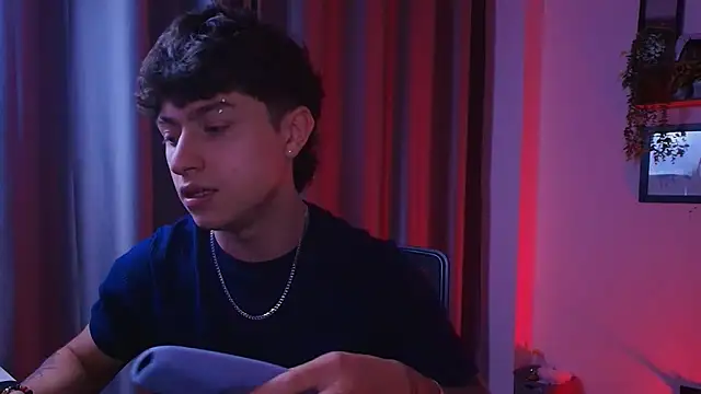 Snapshot of Ares_Dickson chatting on 10.15.25 Ares Dickson online show from 10.15.25