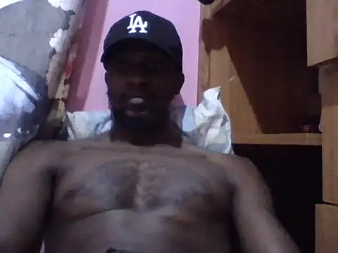 Snapshot of Tonedom chatting on 10.17.25 Tonedom online show from 10.17.25