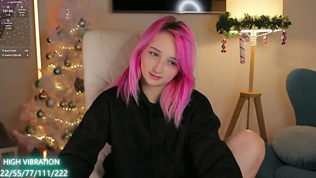 Snapshot of Selena_Lily chatting on 01.16.25 Selena Lily online show from 01.16.25