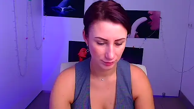 Loren Moa online show from 12.12.24