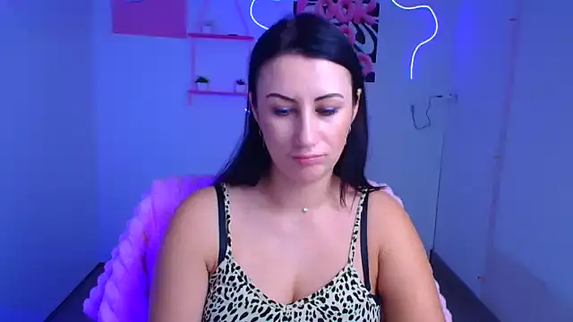 Loren Moa online show from 11.03.25