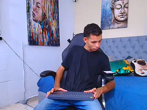 Snapshot of tonny_23cm_ chatting on 09.08.25 tonny 23cm online show from 09.08.25