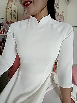 Snapshot of ___Erin___ chatting on 02.06.25 Erin online show from 02.06.25