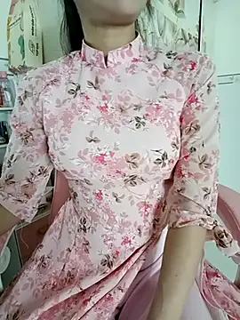 Snapshot of ___Erin___ chatting on 02.18.25 Erin online show from 02.18.25