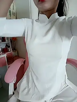 Snapshot of ___Erin___ chatting on 02.20.25 Erin online show from 02.20.25