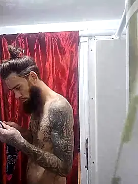 Snapshot of Robriguezxxx chatting on 12.17.24 Robriguezxxx online show from 12.17.24