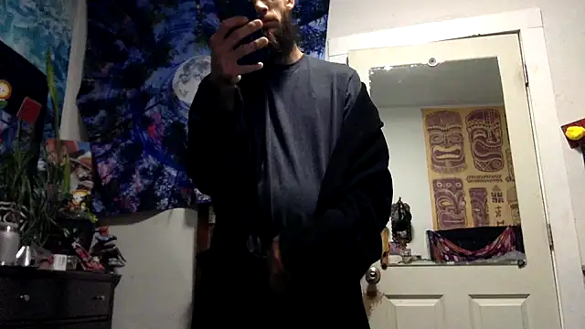 Snapshot of Robriguezxxx chatting on 12.17.24 Robriguezxxx online show from 12.17.24