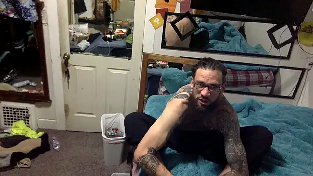 Snapshot of Robriguezxxx chatting on 03.22.25 Robriguezxxx online show from 03.22.25