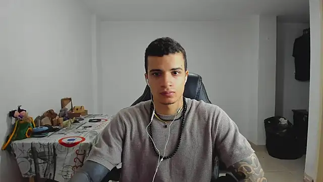 Snapshot of Balo_lovers chatting on 01.12.25 Balo lovers online show from 01.12.25