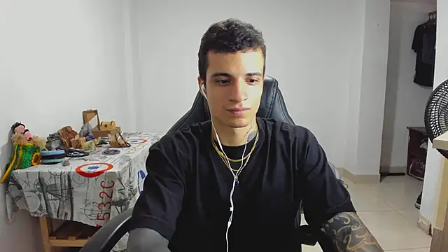 Snapshot of Balo_lovers chatting on 01.21.25 Balo lovers online show from 01.21.25