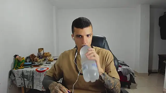 Snapshot of Balo_lovers chatting on 01.23.25 Balo lovers online show from 01.23.25