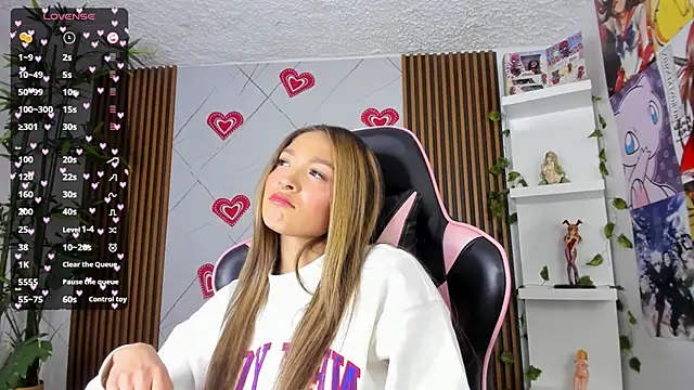 Victoria Adams14 online show from 02.14.25