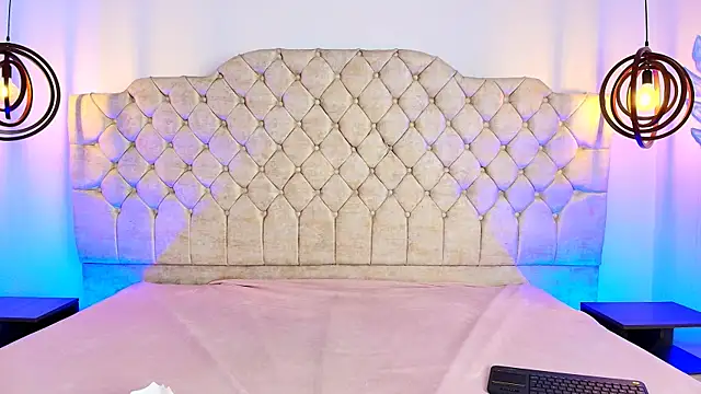 Victoria Adams14 online show from 02.23.25