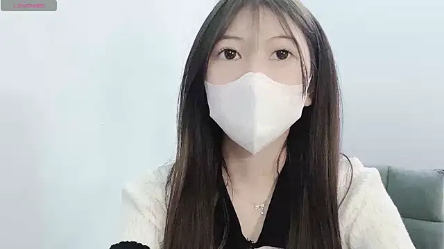 tanhxiu online show from 12.13.24