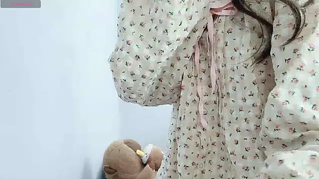 tanhxiu online show from 12.28.24