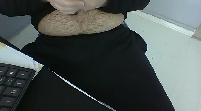 Snapshot of Koraymoray15 chatting on 02.26.25 Koraymoray15 online show from 02.26.25