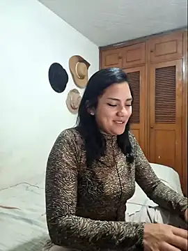 Thaliacooper  online show from 03.16.25