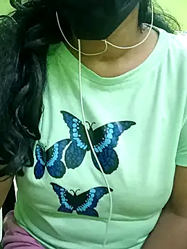 Snapshot of Aishu-tamil09 chatting on 12.19.24 Aishu-tamil09 online show from 12.19.24