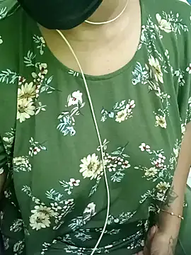 Snapshot of Aishu-tamil09 chatting on 01.06.25 Aishu-tamil09 online show from 01.06.25