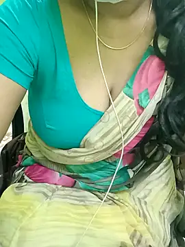 Snapshot of Aishu-tamil09 chatting on 01.24.25 Aishu-tamil09 online show from 01.24.25