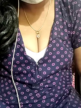 Snapshot of Aishu-tamil09 chatting on 02.28.25 Aishu-tamil09 online show from 02.28.25