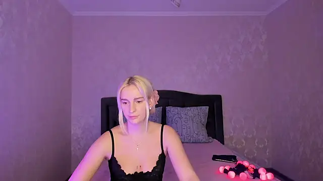 Snapshot of Amanda054 chatting on 02.23.25 Amanda054 online show from 02.23.25