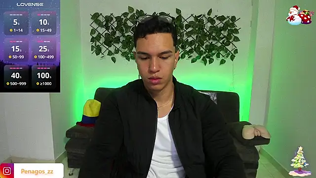 Snapshot of Taylor_John chatting on 12.30.24 Taylor John online show from 12.30.24