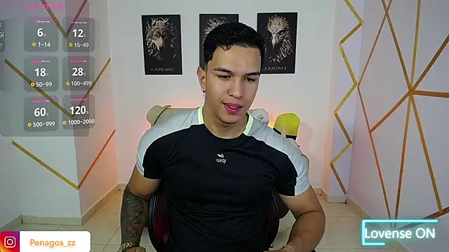 Snapshot of Taylor_John chatting on 02.08.25 Taylor John online show from 02.08.25