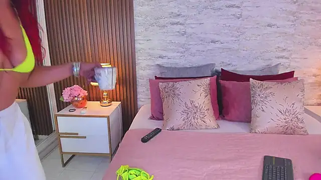 AndreaPink2024 online show from 10.18.25