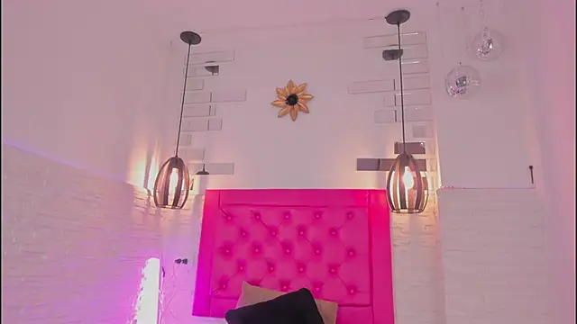 Snapshot of mia_six66 chatting on 01.15.25 mia six66 online show from 01.15.25