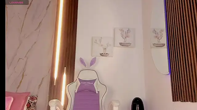 Snapshot of mia_six66 chatting on 09.16.25 mia six66 online show from 09.16.25