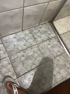 Snapshot of gomespauz chatting on 12.20.24 gomespauz online show from 12.20.24